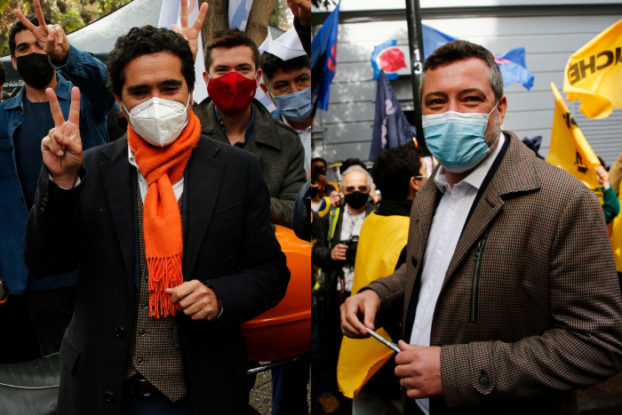 Chile Vamos inscribe candidaturas para primarias legales: Desbordes y Lavín no estuvieron presentes Chile Vamos inscribe candidaturas para primarias legales: Desbordes y Lavín no estuvieron presentes