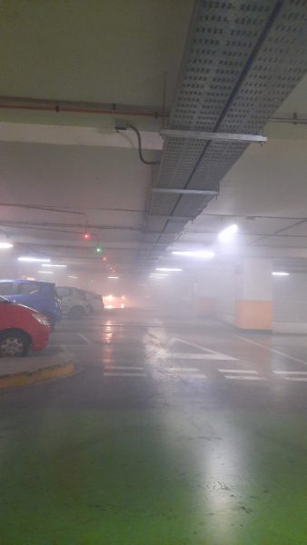 Emanación de humo en Mall Plaza Egaña: Bomberos controla emergencia Emanación de humo en Mall Plaza Egaña: Bomberos controla emergencia