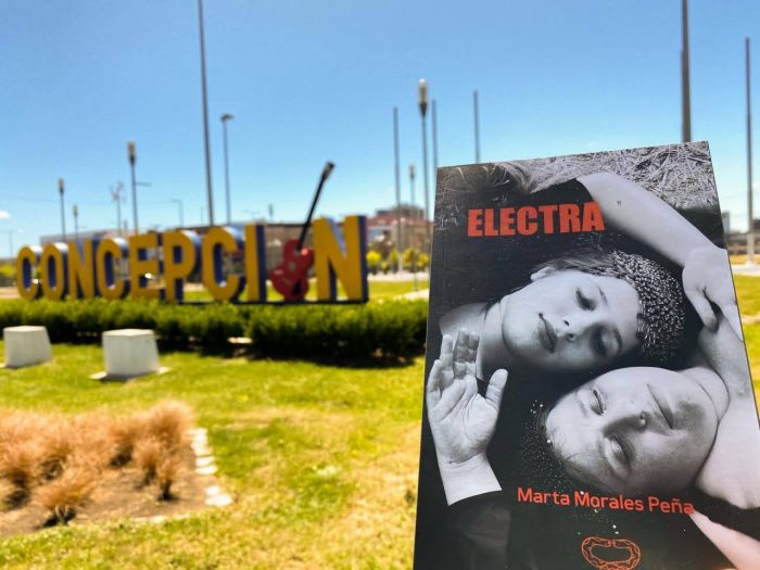 Electra, el poemario sobre mujeres que invita a imaginar otras historias fuera del relato clásico Electra, el poemario sobre mujeres que invita a imaginar otras historias fuera del relato clásico