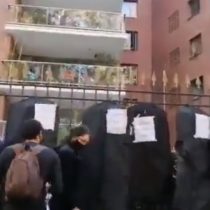 Actores llegaron hasta el exterior del domicilio de la ministra de Cultura para manifestarse por la falta de apoyo durante la pandemia