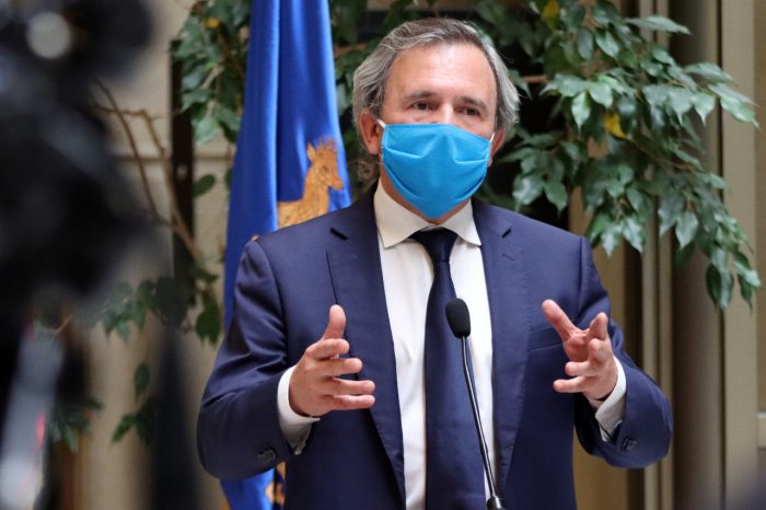 Feriado irrenunciable: diputados UDI responsabilizan a la oposición de dejar sin posibilidades de trabajo a miles de personas para los días de elecciones Feriado irrenunciable: diputados UDI responsabilizan a la oposición de dejar sin posibilidades de trabajo a miles de personas para los días de elecciones