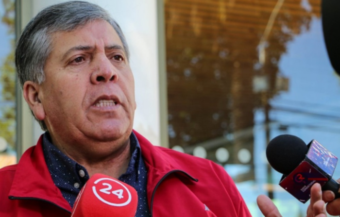 Detienen a alcalde de Rengo por superar aforo permitido en un acto de campaña Detienen a alcalde de Rengo por superar aforo permitido en un acto de campaña