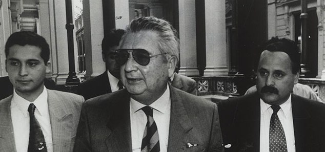 Falleció Fernando Torres Silva, el siniestro fiscal favorito de Pinochet Falleció Fernando Torres Silva, el siniestro fiscal favorito de Pinochet