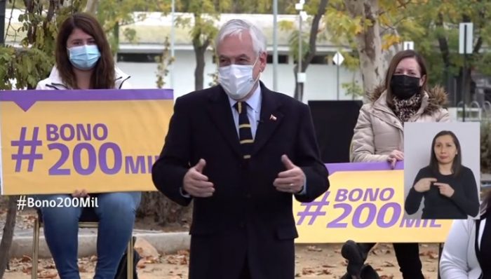 Presidente Piñera vuelve a defender ayudas del Gobierno y promulga bono de $200 mil para personas sin fondos en cuentas de AFP Presidente Piñera vuelve a defender ayudas del Gobierno y promulga bono de $200 mil para personas sin fondos en cuentas de AFP