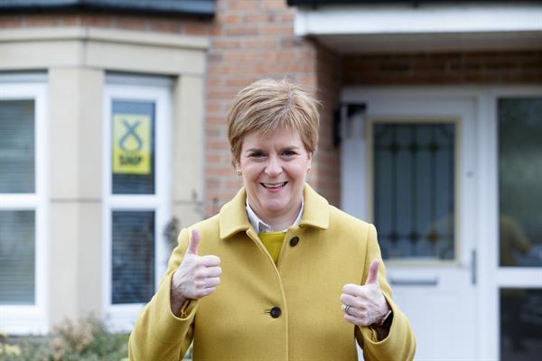 Victoria nacionalista en Escocia presagia la batalla por otro referéndum Victoria nacionalista en Escocia presagia la batalla por otro referéndum