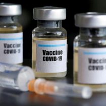 Agencia Europea de Medicamentos aprueba uso de vacuna de BioNTech/Pfizer en adolescentes de 12 a 15 años