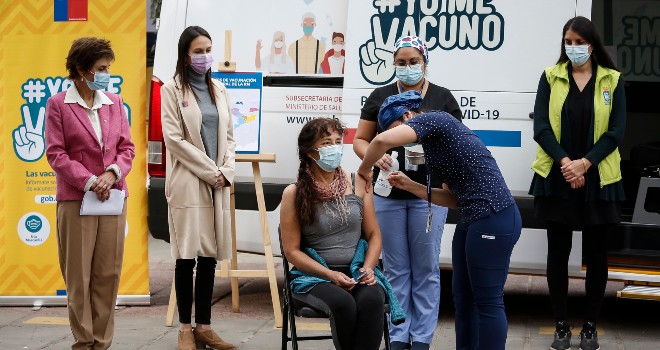 Minsal dispondrá de vacunatorios móviles en comunas de la RM con menor cobertura en el proceso de inoculación contra el Covid-19 Minsal dispondrá de vacunatorios móviles en comunas de la RM con menor cobertura en el proceso de inoculación contra el Covid-19