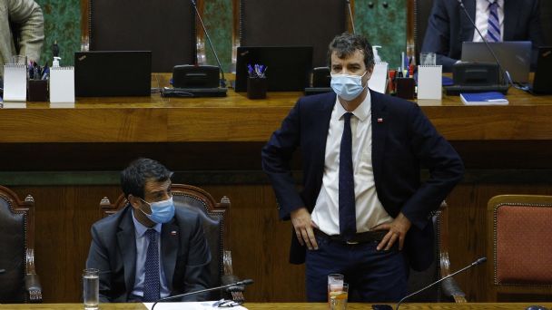 Ministro Ossa dice que iniciativas legislativas paralelas a los «mínimos comunes» «desordena la conversación» y advierte que deben seguir «reglas del juego» Ministro Ossa dice que iniciativas legislativas paralelas a los