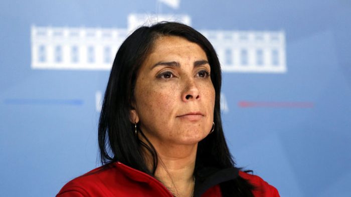 Ministra Rubilar inicia cuarentena preventiva: es contacto estrecho de una persona con Covid-19 Ministra Rubilar inicia cuarentena preventiva: es contacto estrecho de una persona con Covid-19