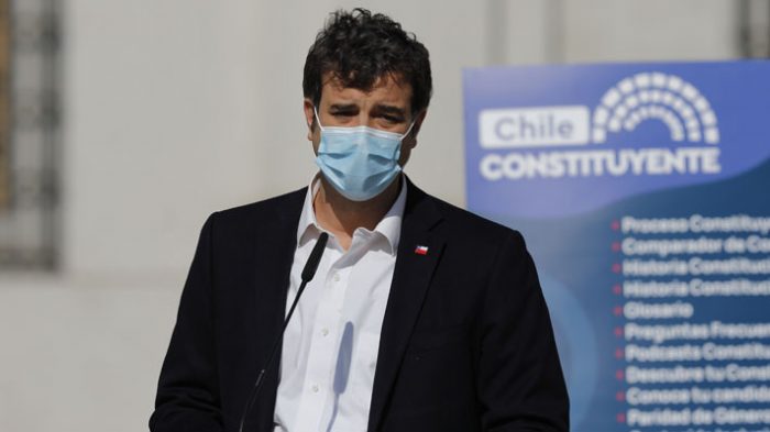 Ministro Ossa por proyecto de feriado irrenunciable para el comercio en elecciones: “No es estrictamente necesario” Ministro Ossa por proyecto de feriado irrenunciable para el comercio en elecciones: