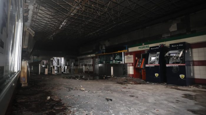 Tribunal condena a menor de edad por incendio que afectó a la estación Metro Pedrero en el estallido social Tribunal condena a menor de edad por incendio que afectó a la estación Metro Pedrero en el estallido social