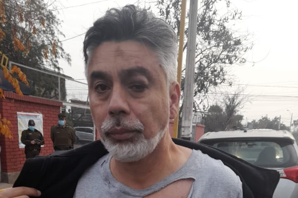 Candidato a alcalde de Lo Espejo denuncia agresión y apunta a adherentes de edil Miguel Bruna Candidato a alcalde de Lo Espejo denuncia agresión y apunta a adherentes de edil Miguel Bruna