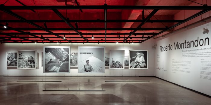 Exposición fotográfica de Roberto Montandon en Metro Ñuñoa