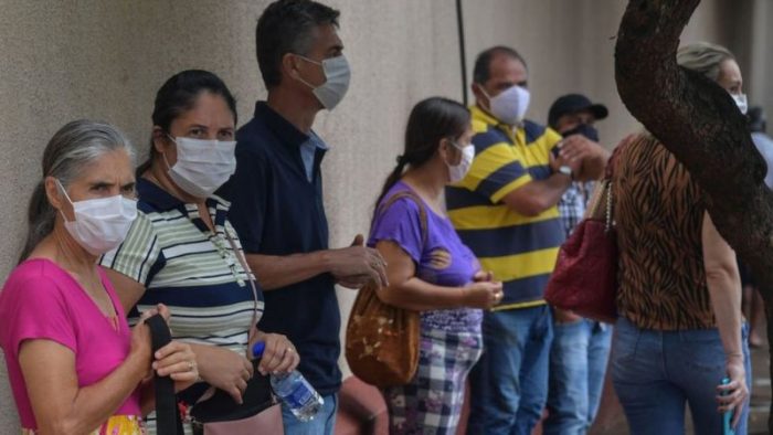 Coronavirus en Brasil: los impresionantes resultados del experimento en la ciudad que vacunó al 75% de sus adultos Coronavirus en Brasil: los impresionantes resultados del experimento en la ciudad que vacunó al 75% de sus adultos