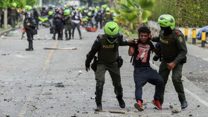 Protestas en Colombia: HRW condena los «gravísimos abusos» de la policía contra los manifestantes Protestas en Colombia: HRW condena los