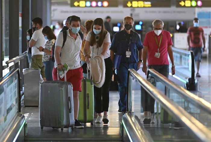 España abre fronteras a los turistas inoculados contra el Covid-19: incluye la vacuna de Sinovac España abre fronteras a los turistas inoculados contra el Covid-19: incluye la vacuna de Sinovac