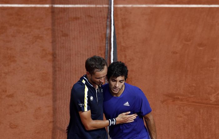 Se acabó el sueño de Garín en Roland Garros: chileno no pudo con la solidez del ruso Medvedev Se acabó el sueño de Garín en Roland Garros: chileno no pudo con la solidez del ruso Medvedev