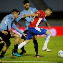 Uruguay y Paraguay empatan con polémica por gol anulado