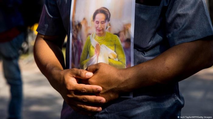 El Supremo birmano juzga a Suu Kyi por violación de secretos oficiales El Supremo birmano juzga a Suu Kyi por violación de secretos oficiales