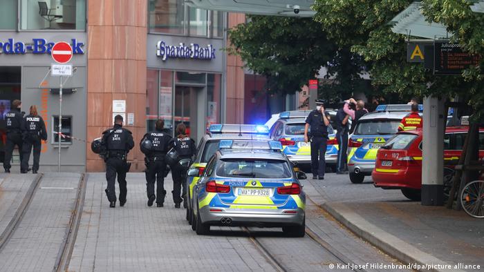Tres muertos y varios heridos en ataque con cuchillo en Würzburg, Alemania