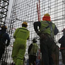 Proyecto de 38 horas laborales: La Moneda dice que “todavía no es el momento”, mientras sindicatos lo ven con buenos ojos siempre y cuando no golpee los salarios