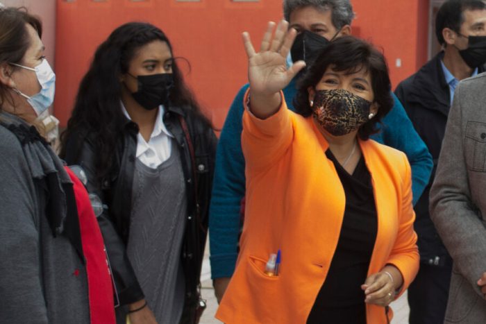 Provoste llegó a la sede DC para felicitar a gobernador electo de la RM: «Se consolida un apoyo desde las regiones en favor de la oposición» Provoste llegó a la sede DC para felicitar a gobernador electo de la RM: