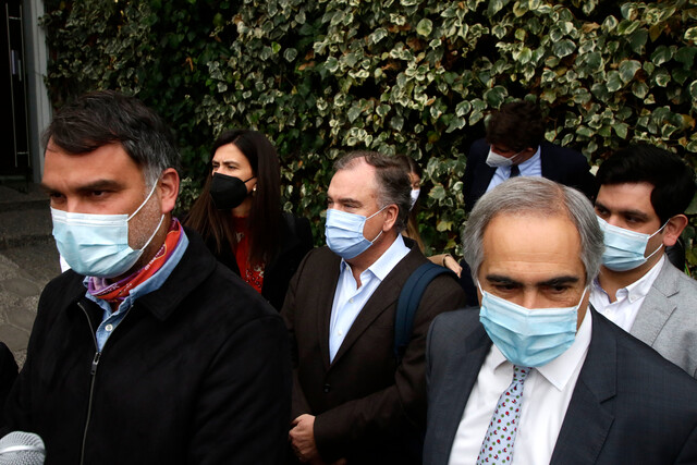 Dirigentes de Chile Vamos abordan «refundación» del bloque con tarea de redactar nuevo estatuto: descartan cambio de nombre Dirigentes de Chile Vamos abordan