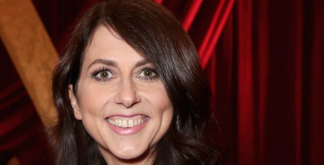 Mackenzie Scott, una de las mujeres más ricas del mundo, dona más de US$2.000 millones a organizaciones benéficas Mackenzie Scott, una de las mujeres más ricas del mundo, dona más de US$2.000 millones a organizaciones benéficas