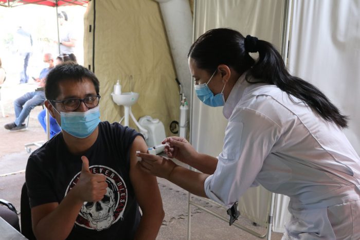 Huechuraba supera el 91% de población objetivo vacunada contra el Covid-19: comuna lidera porcentaje de inoculación en la RM Huechuraba supera el 91% de población objetivo vacunada contra el Covid-19: comuna lidera porcentaje de inoculación en la RM