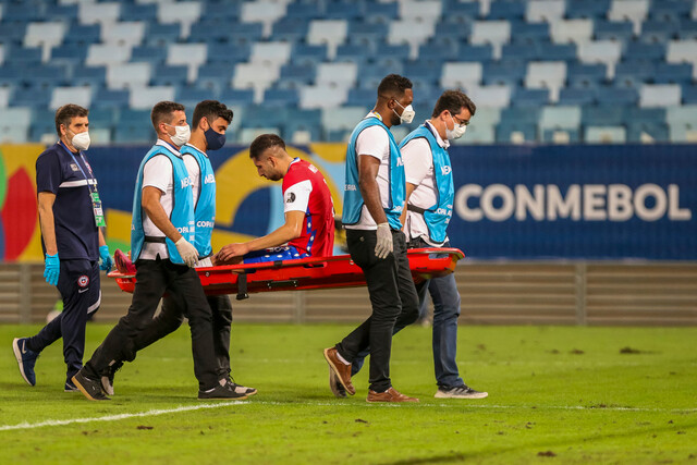 Parte médico de La Roja confirma lesiones de Maripán y Pulgar tras partido con Uruguay