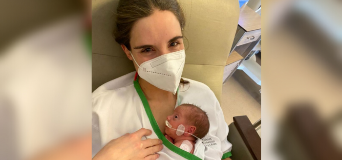«Te vamos a tener que intubar e interrumpir el embarazo»: la chilena que tuvo a su hija estando hospitalizada grave por covid-19 «Te vamos a tener que intubar e interrumpir el embarazo»: la chilena que tuvo a su hija estando hospitalizada grave por covid-19