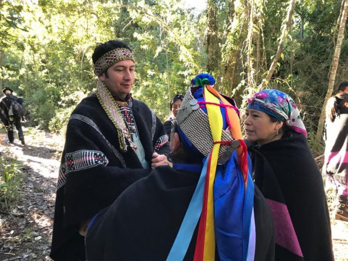 Comunidades se reúnen en Nahuelbuta para lanzar primera candidatura mapuche a las presidenciales Comunidades se reúnen en Nahuelbuta para lanzar primera candidatura mapuche a las presidenciales