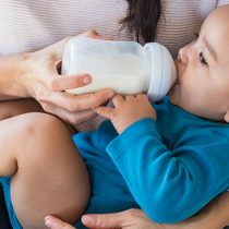 Especialistas sensibilizan sobre la alergia infantil a la leche de vaca y la importancia de comprenderla