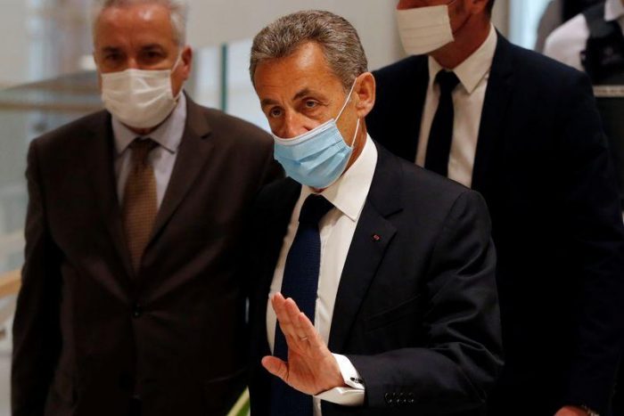 Fiscalía francesa pide seis meses de cárcel para expresidente Sarkozy Fiscalía francesa pide seis meses de cárcel para expresidente Sarkozy