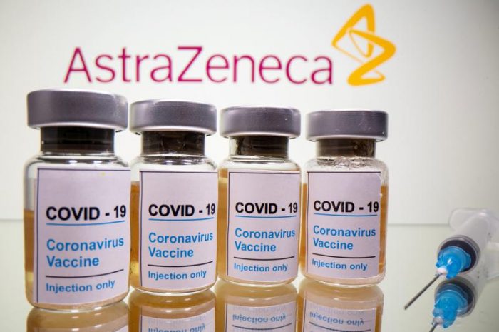Estudio arroja que vacunas de AstraZeneca y Pfizer son efectivas contra variantes Delta y Kappa