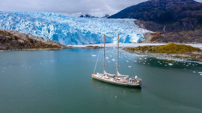 Velero científico TARA se despide de las costas chilenas para seguir investigando sobre cambio climático Velero científico TARA se despide de las costas chilenas para seguir investigando sobre cambio climático