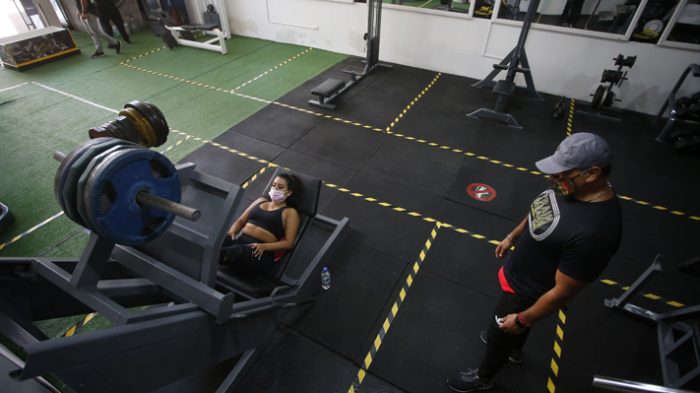 Diputada Flores (RN) pide al Gobierno que peluquerías y gimnasios funcionen durante cuarentenas Diputada Flores (RN) pide al Gobierno que peluquerías y gimnasios funcionen durante cuarentenas