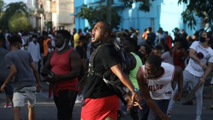 Protestas en Cuba: 3 claves para entender las manifestaciones en la isla, las más grandes en décadas Protestas en Cuba: 3 claves para entender las manifestaciones en la isla, las más grandes en décadas