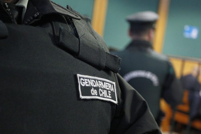 Ciclistas atacan Escuela de Gendarmería ubicada en Santiago Centro Ciclistas atacan Escuela de Gendarmería ubicada en Santiago Centro