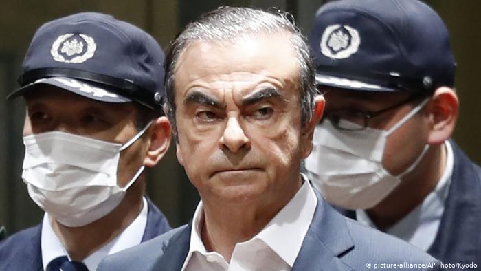 Corte de Japón condena a dos estadounidenses por fuga de ex líder de Nissan, Carlos Ghosn Corte de Japón condena a dos estadounidenses por fuga de ex líder de Nissan, Carlos Ghosn