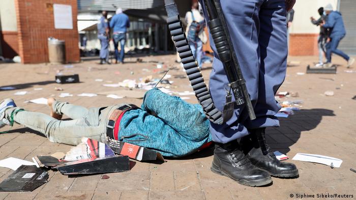 Más de 30 muertos en ola de violencia en Sudáfrica Más de 30 muertos en ola de violencia en Sudáfrica