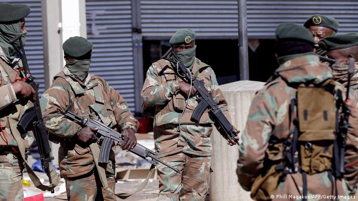 Sudáfrica llama a 25.000 soldados para intentar contener violencia
