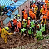 Deslizamiento de tierras en Bombay provoca decenas de muertos