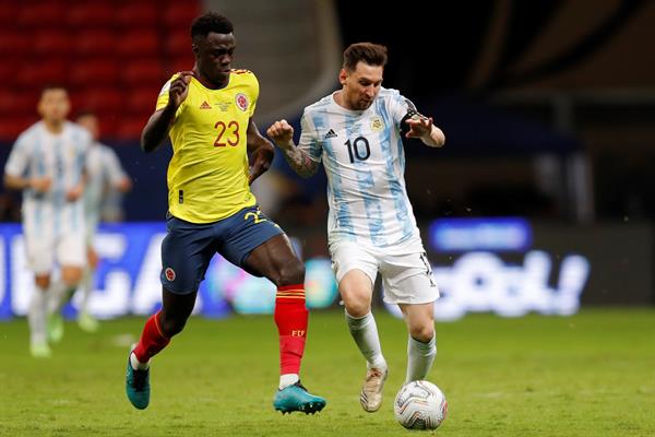 Martínez fue la gran figura en penales y Argentina clasificó a la final de la Copa América Martínez fue la gran figura en penales y Argentina clasificó a la final de la Copa América