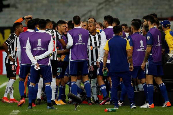 Reprochable pelea en camarines marcó la clasificación del Atlético Mineiro de Eduardo Vargas frente a Boca Juniors por Copa Libertadores