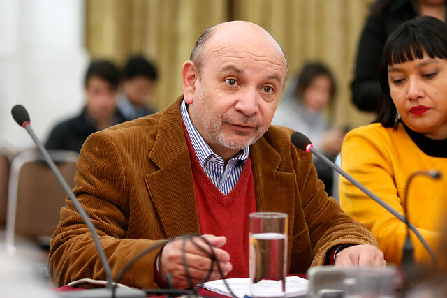 Diputado Castro (PS) por cierre de vacunatorios: «El Gobierno no quiere admitir un quiebre de stock” Diputado Castro (PS) por cierre de vacunatorios: