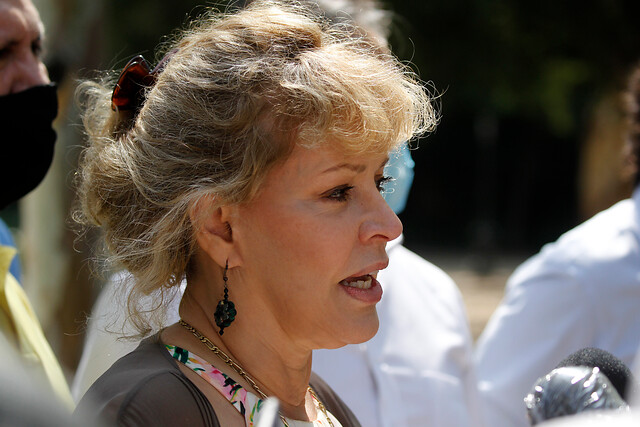 Más de 40 constituyentes rechazan designación de Catalina Parot como secretaria ejecutiva de la Convención Más de 40 constituyentes rechazan designación de Catalina Parot como secretaria ejecutiva de la Convención