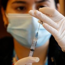 Sinovac anuncia vacuna contra variante Gamma y evalúan instalación de sede en el país