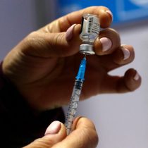 Desde la próxima semana: chilenos y extranjeros residentes podrán homologar vacunas anticovid recibidas fuera del país
