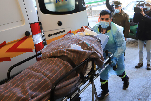 Carahue: enfrentamiento deja a dos carabineros y un trabajador heridos Carahue: enfrentamiento deja a dos carabineros y un trabajador heridos